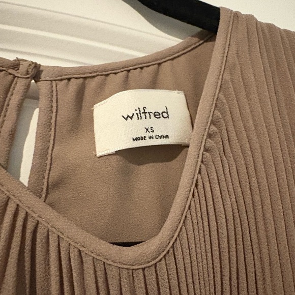 Aritzia Wilfred Pleated Dress - Picture 4 of 6